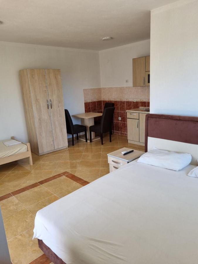 Apartmani Ani Бар Екстер'єр фото