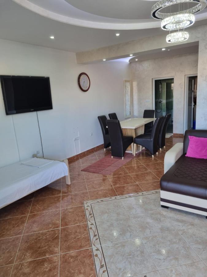 Apartmani Ani Бар Екстер'єр фото
