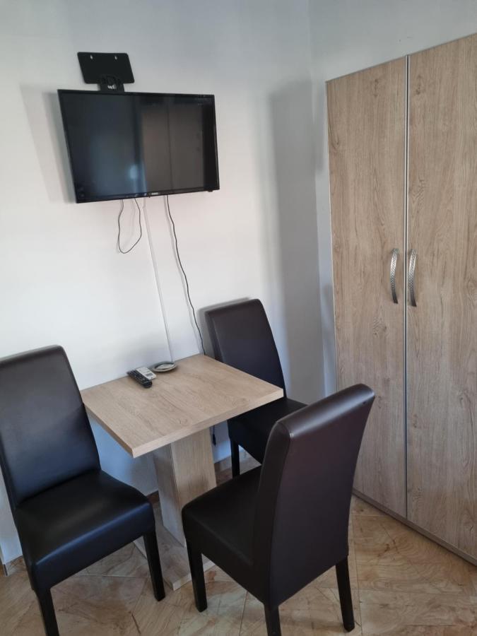 Apartmani Ani Бар Екстер'єр фото