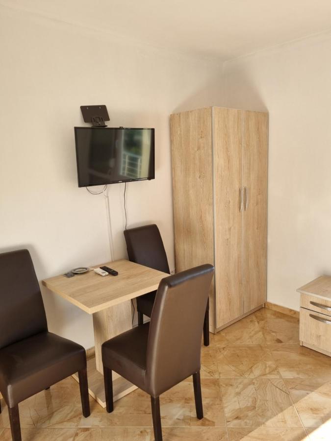 Apartmani Ani Бар Екстер'єр фото
