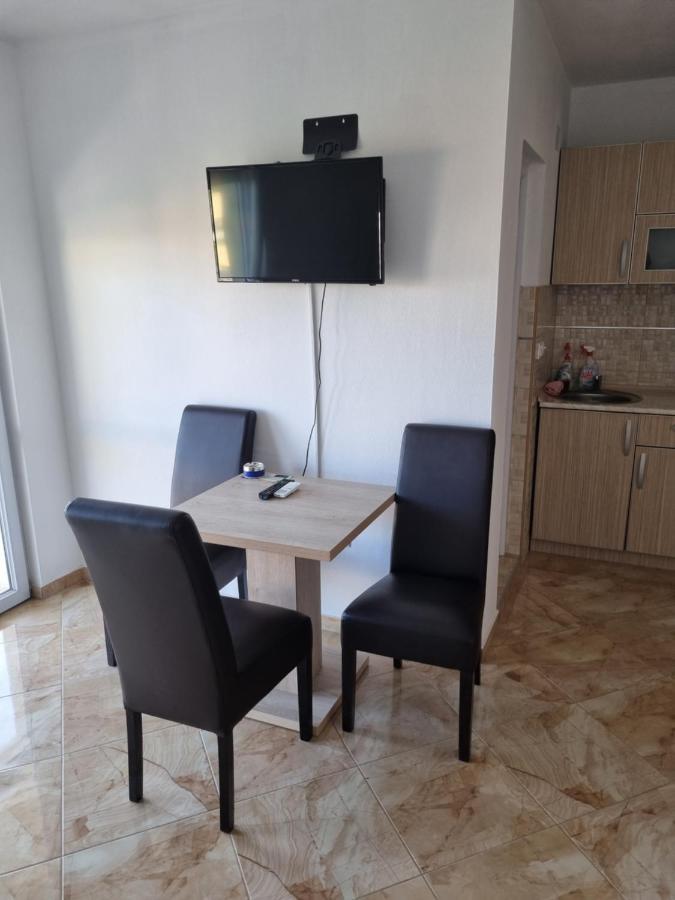 Apartmani Ani Бар Екстер'єр фото