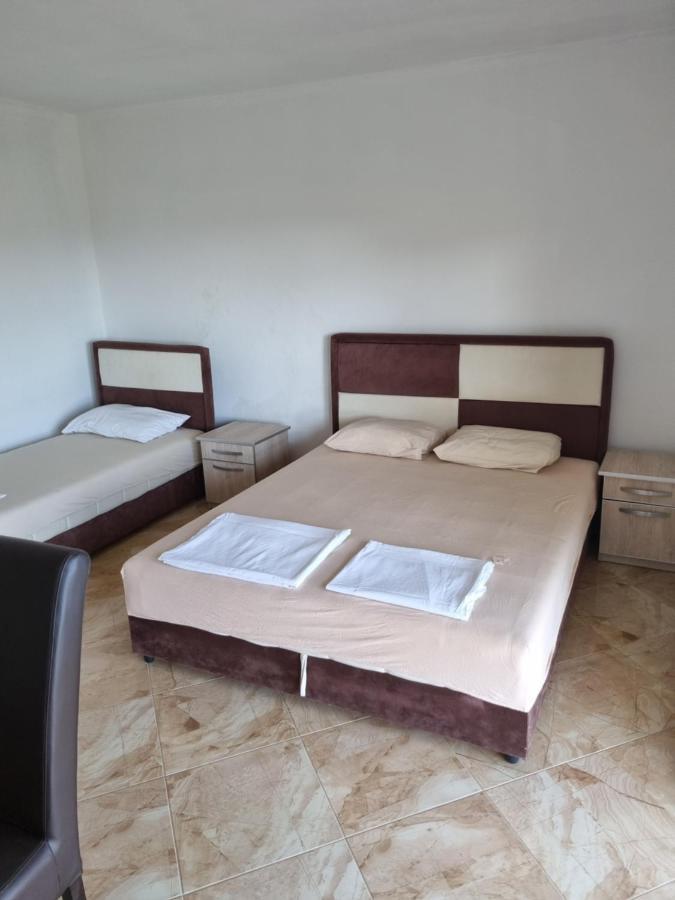Apartmani Ani Бар Екстер'єр фото