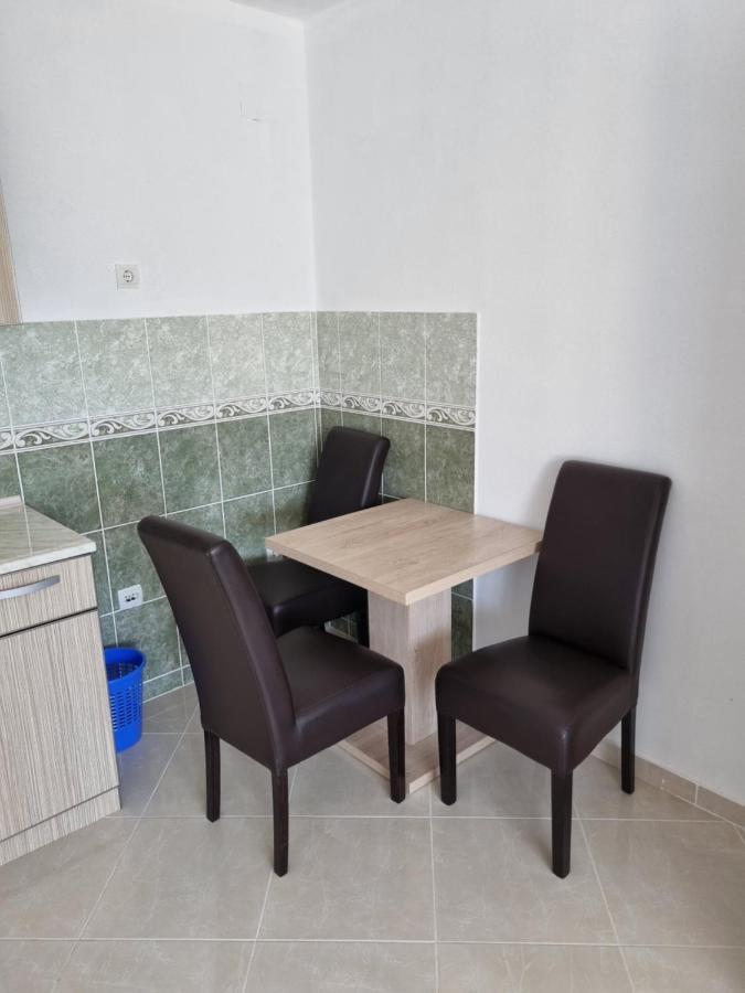 Apartmani Ani Бар Екстер'єр фото